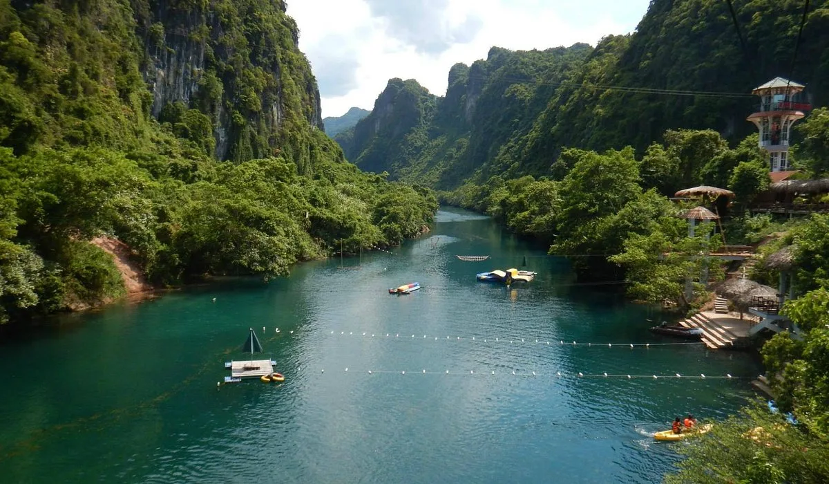 Vé máy bay đi Quảng Bình